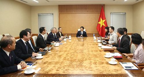 Phó Thủ tướng Vũ Đức Đam gặp đoàn chuyên gia, nhà khoa học Việt Nam ở nước ngoài về lĩnh vực vi mạch. 